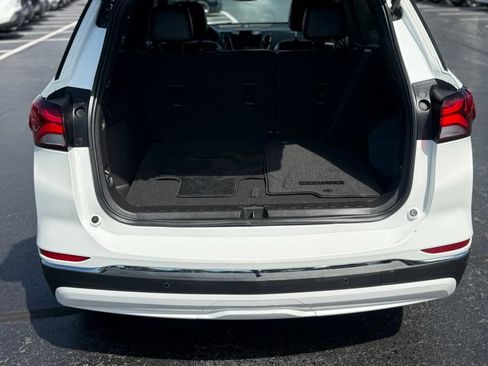 Used 2023 Chevrolet Equinox RS w/ RS Leather Package AWD/4WD image 17