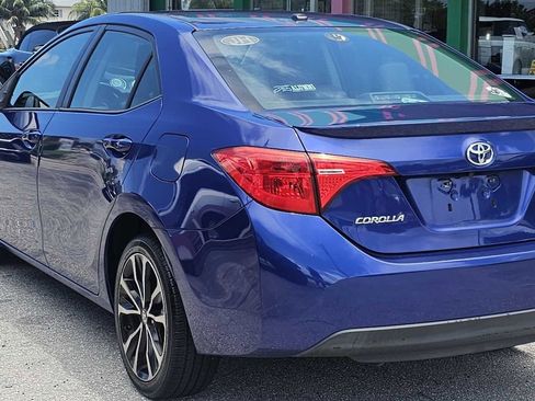 Used 2018 Toyota Corolla SE w/ SE Premium Package FWD image 3