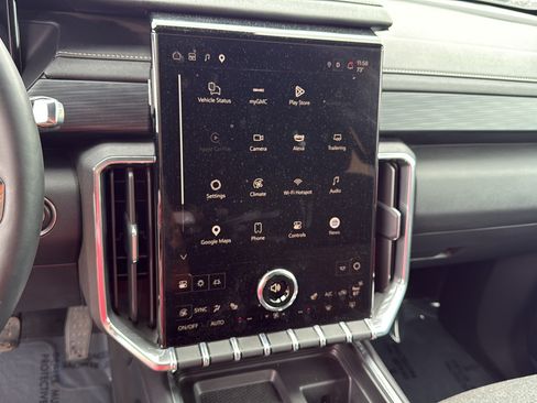 Used 2025 GMC Acadia Elevation FWD image 23