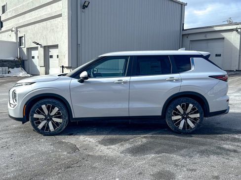 New 2026 Mitsubishi Outlander SE AWD/4WD image 4