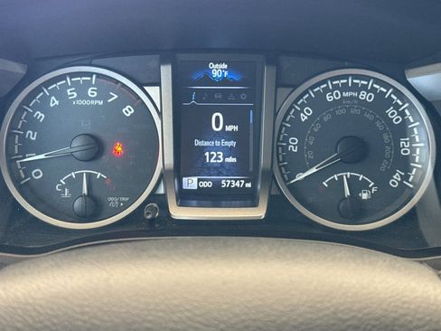 Used 2019 Toyota Tacoma SR5 RWD image 22