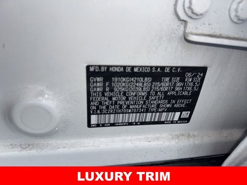 Used 2025 Honda HR-V EX-L image 3