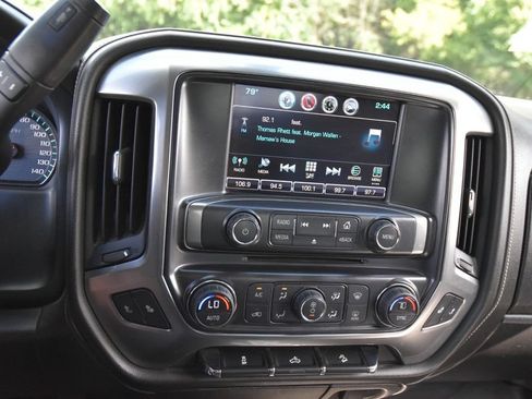 Used 2016 Chevrolet Silverado 1500 LTZ Z71 AWD/4WD image 23