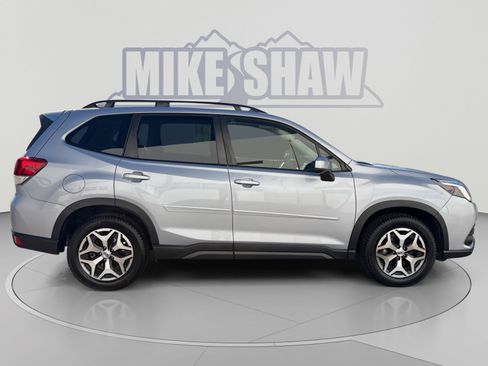 Used 2023 Subaru Forester Premium AWD/4WD image 6
