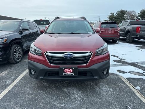 Used 2022 Subaru Outback Premium image 2