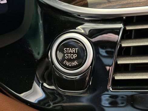 Used 2023 BMW 530e T w/ M Sport Package image 21