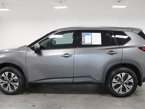 Used 2021 Nissan Rogue SV w/ Premium Package FWD image 6