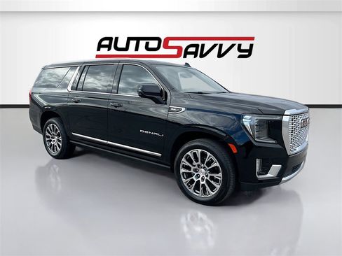 Used 2022 GMC Yukon XL Denali image 1