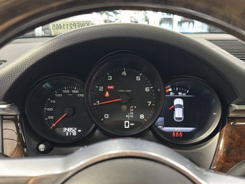 Used 2021 Porsche Macan AWD/4WD image 40