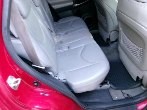 Used 2006 Toyota RAV4 Limited FWD image 6