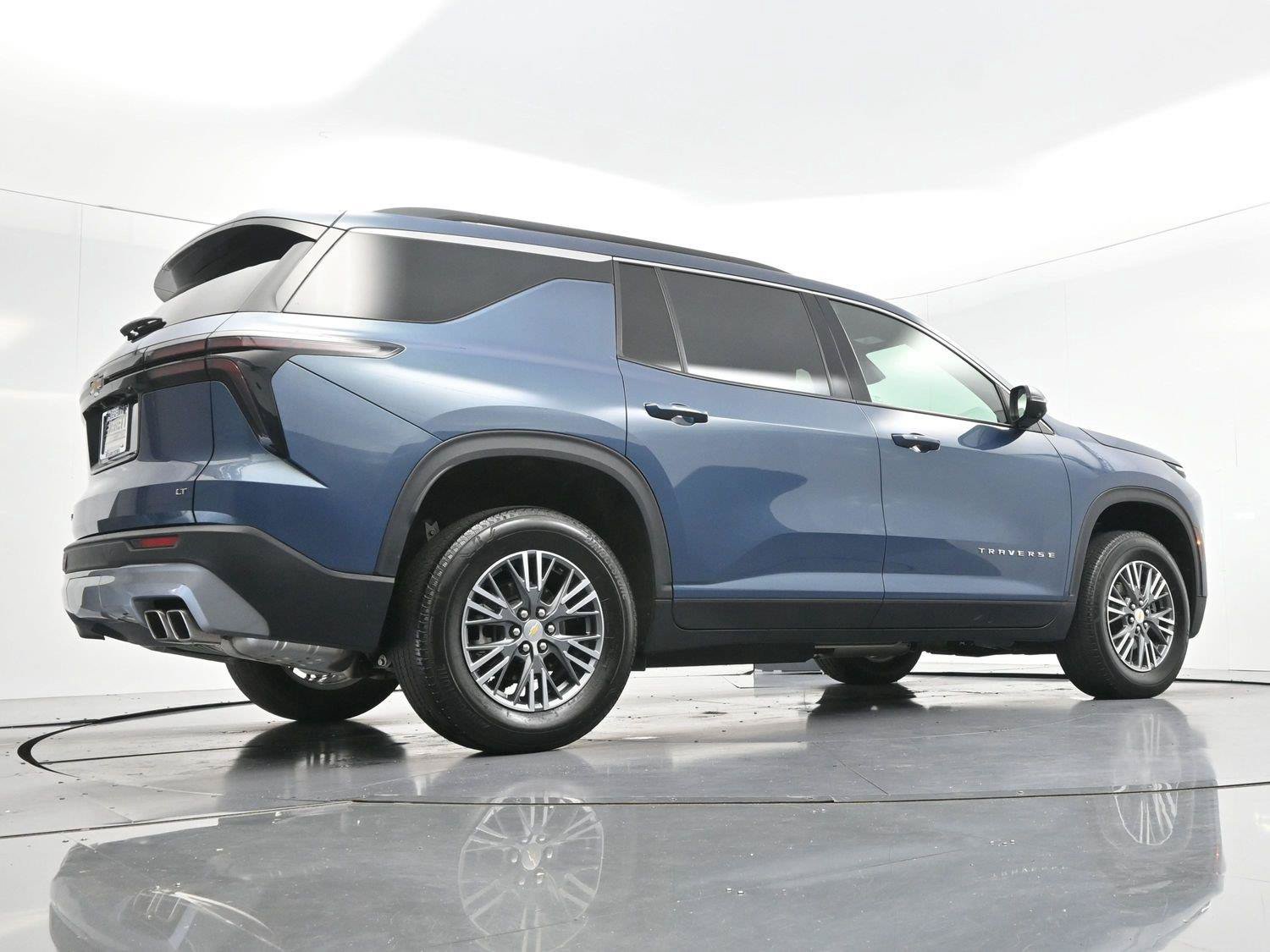 Used 2024 Chevrolet Traverse LT w/ LPO, Floor Liner Package FWD image 47