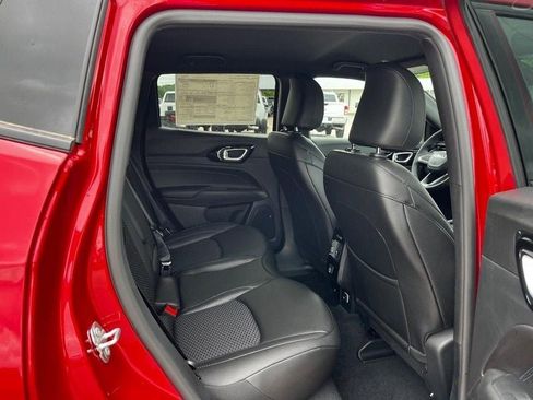 New 2025 Jeep Compass Latitude w/ Altitude Special Edition image 4