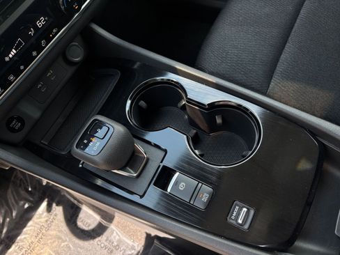 Used 2025 Nissan Rogue SV image 46