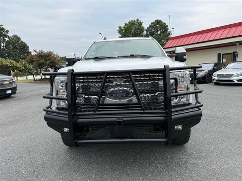 Used 2019 Ford F250 Lariat w/ Lariat Value Package image 4