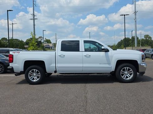 Used 2018 Chevrolet Silverado 1500 LT w/ All Star Edition AWD/4WD image 2