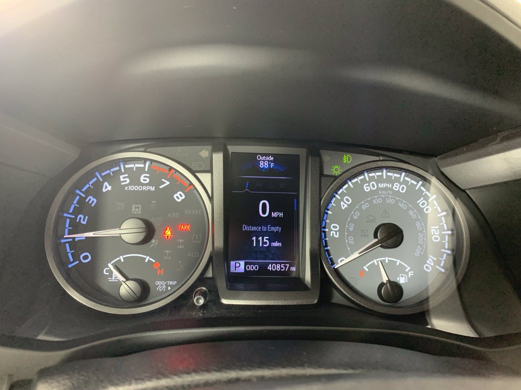 Certified 2021 Toyota Tacoma TRD Off-Road AWD/4WD image 16