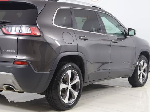 Used 2019 Jeep Cherokee Limited w/ Trailer Tow Group AWD/4WD image 42