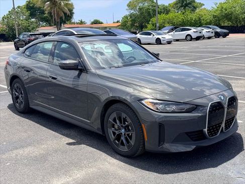 Used 2023 BMW i4 eDrive35 w/ Premium Package RWD image 9