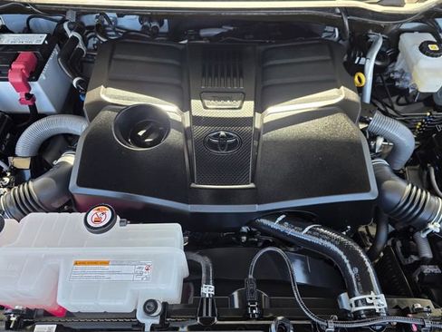 Used 2025 Toyota Tundra Limited w/ Power Package image 21