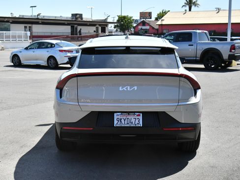Used 2024 Kia EV6 Light RWD image 7
