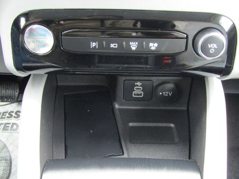 Used 2025 Ford Escape SE w/ PHEV Premium Package FWD image 29