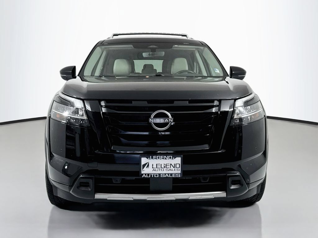 Used 2023 Nissan Pathfinder SL w/ Black Appearance Package AWD/4WD image 2