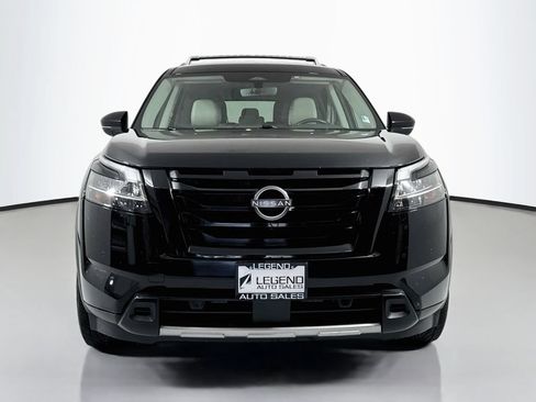 Used 2023 Nissan Pathfinder SL w/ Black Appearance Package AWD/4WD image 2