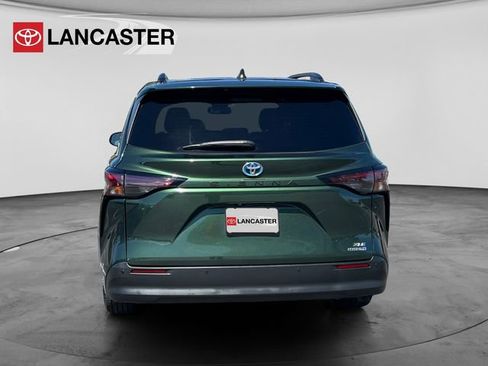Certified 2023 Toyota Sienna XLE FWD image 6