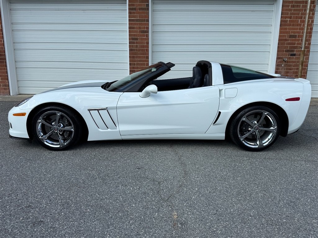 Used 2013 Chevrolet Corvette Grand Sport w/ 4LT Preferred Equipment Group RWD image 25