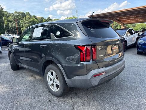 Used 2022 Kia Sorento LX AWD/4WD image 2