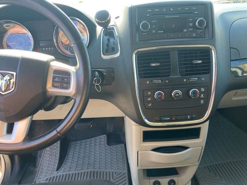 Used 2015 RAM C/V Tradesman w/ UConnect Hands-Free Group image 6