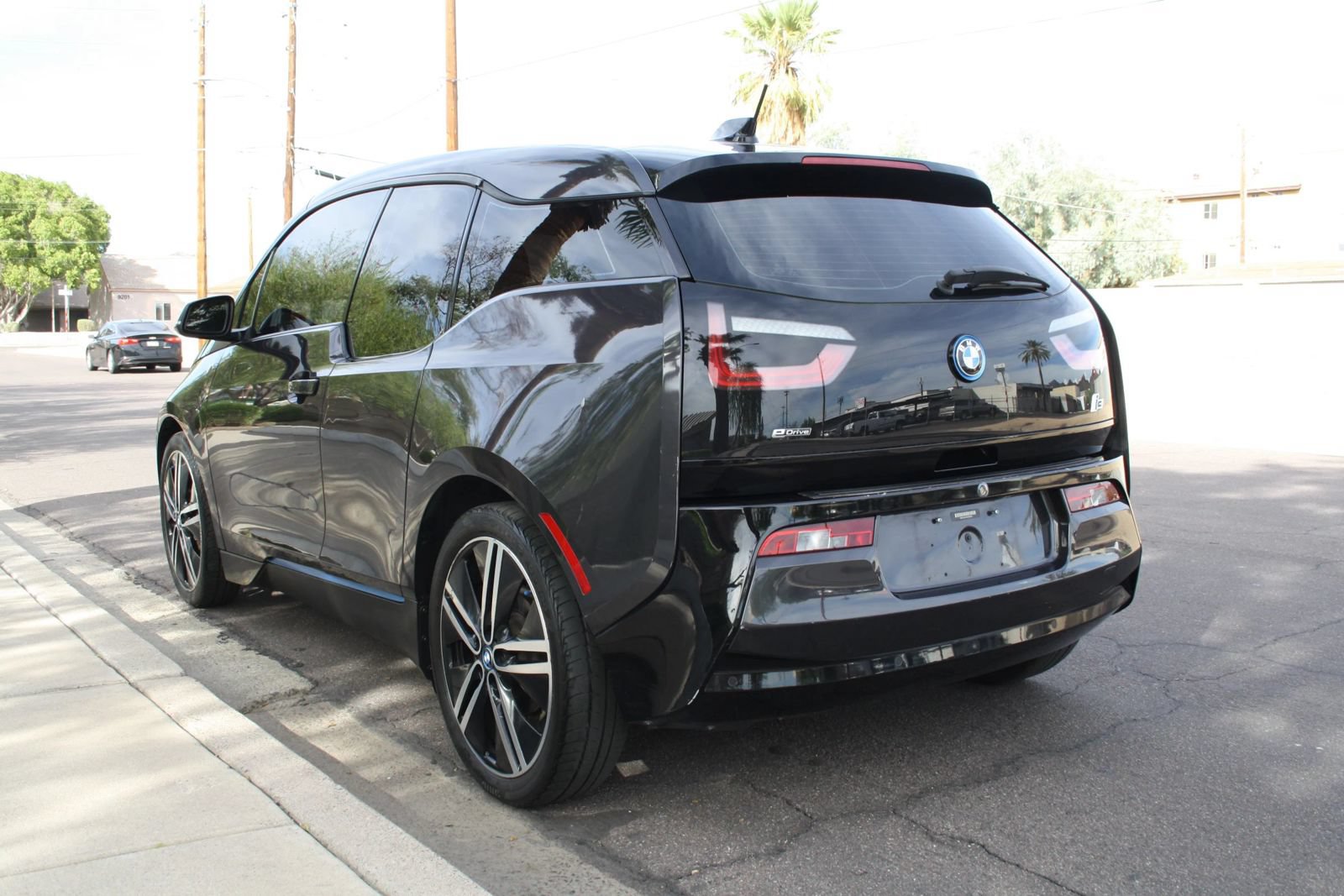 Used 2014 BMW i3 w/ Range Extender RWD image 3