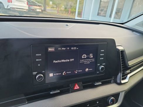 Used 2025 Kia Sportage LX image 20