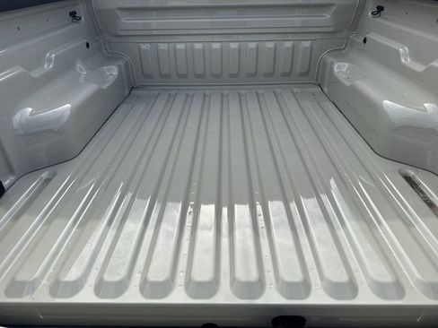 New 2025 Ford Maverick XL image 18