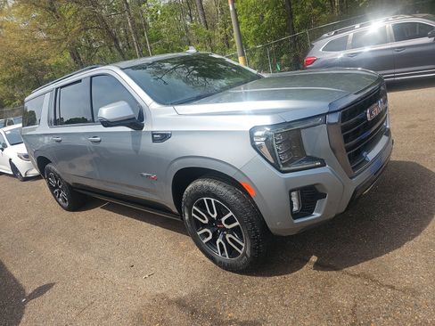 Used 2024 GMC Yukon XL AT4 w/ AT4 Premium Package image 3