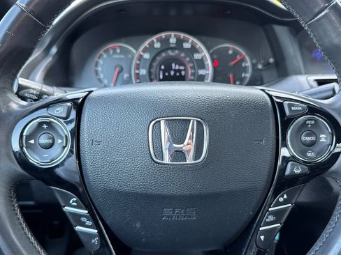 Used 2017 Honda Accord Sport image 17