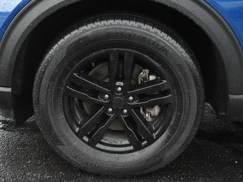 Used 2023 Ford Explorer XLT AWD/4WD image 11