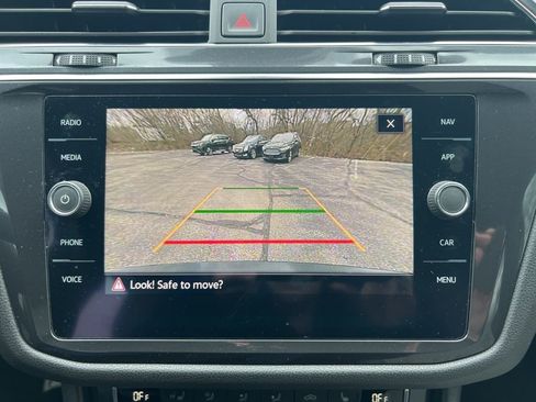 Used 2021 Volkswagen Tiguan SEL Premium R-Line image 8