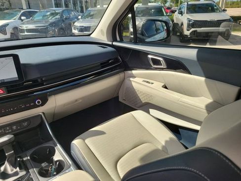 Used 2025 Kia Carnival SX Prestige FWD image 15