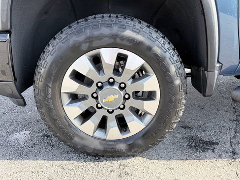 Used 2024 Chevrolet Silverado 2500 Custom w/ Custom Value Package image 13