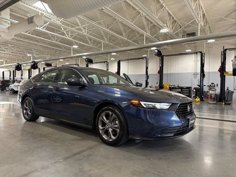 Used 2024 Honda Accord EX image 16