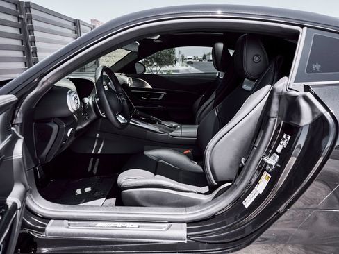 Used 2025 Mercedes-Benz AMG GT 63 image 32