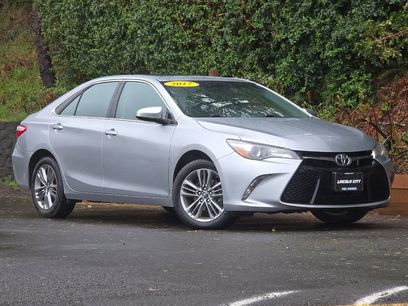 Used 2017 Toyota Camry SE w/ Moonroof Package