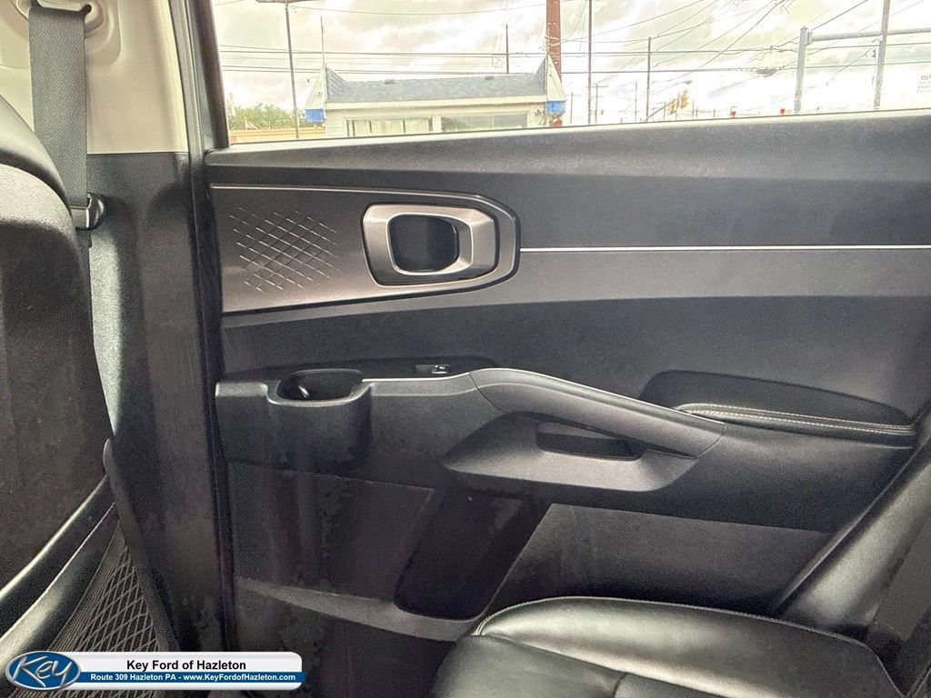 Used 2021 Kia Sorento S w/ Panoramic Sunroof Package AWD/4WD image 46