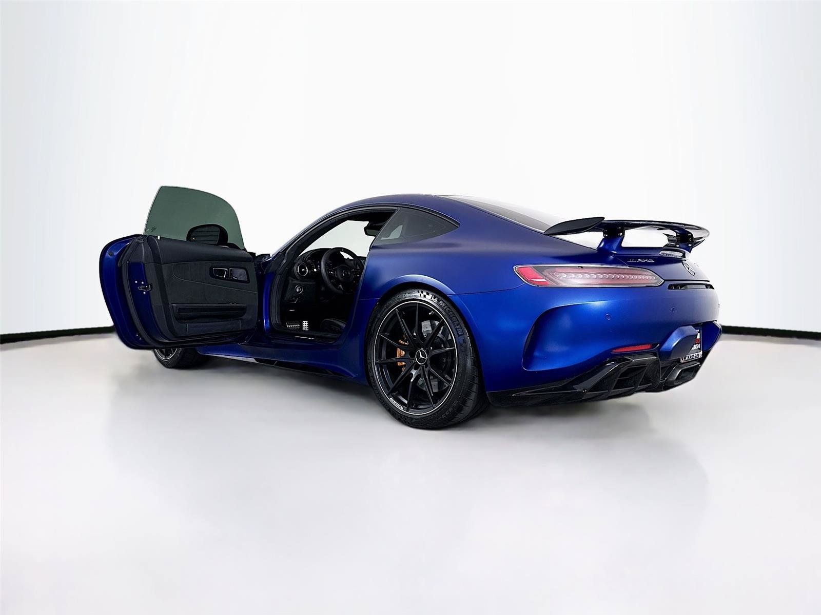 Used 2020 Mercedes-Benz AMG GT R w/ Exclusive Interior Package image 34