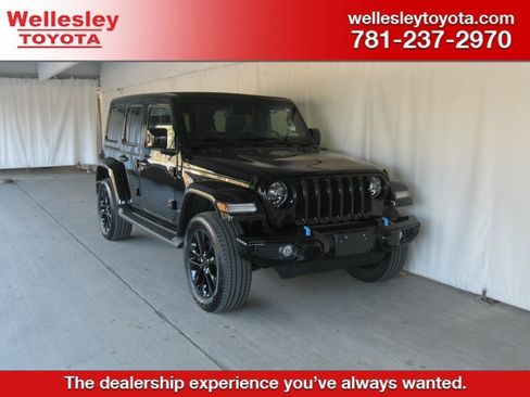 Used 2021 Jeep Wrangler Unlimited Sahara image 1