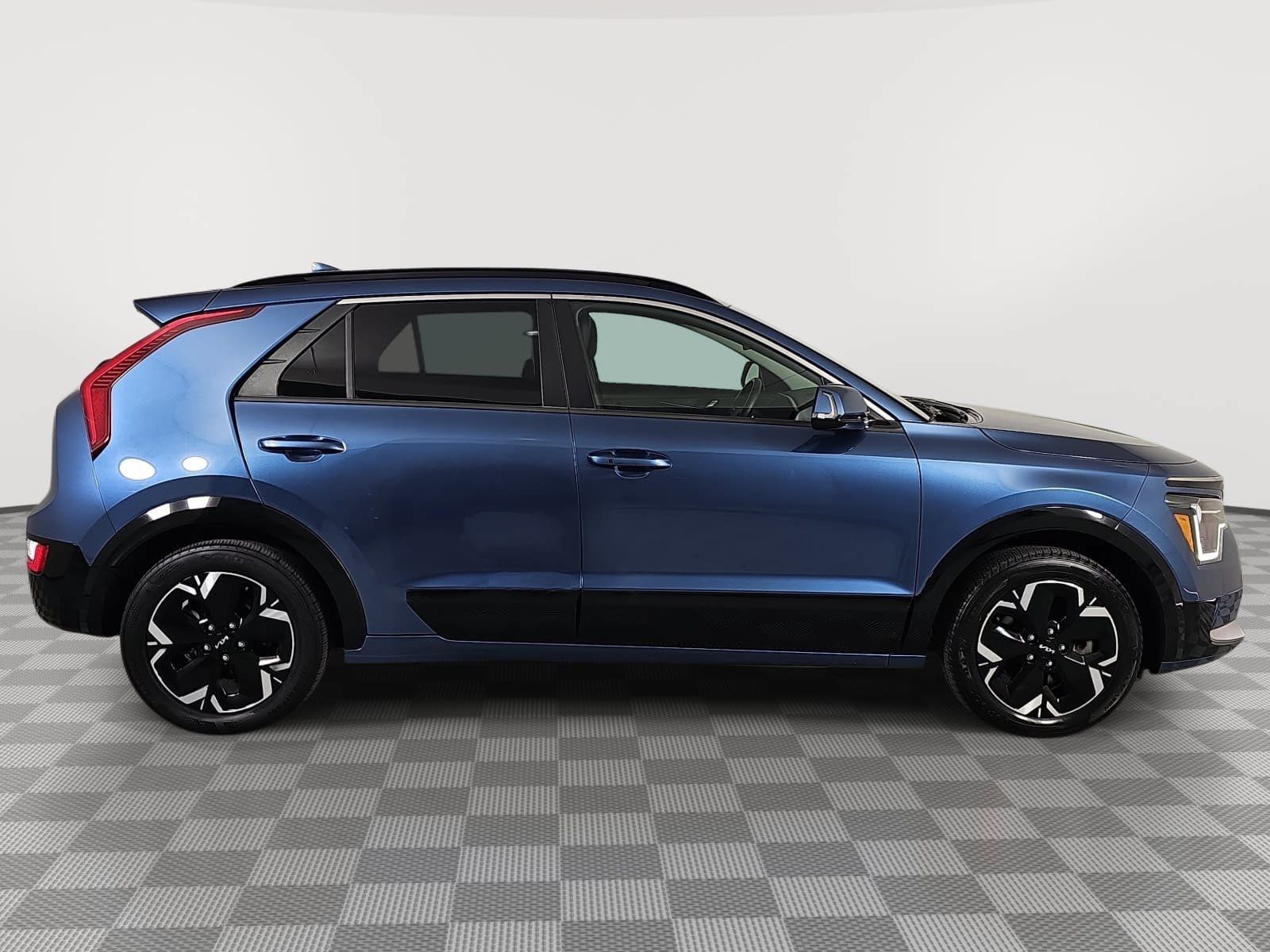 Used 2023 Kia Niro Wind w/ Wind Preserve Package FWD image 9