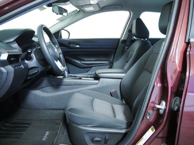 Used 2024 Nissan Altima 2.5 SV FWD image 19