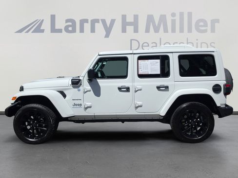 Used 2024 Jeep Wrangler Unlimited Sahara AWD/4WD image 2