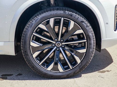 New 2026 Volvo XC90 T8 Plus AWD/4WD image 9